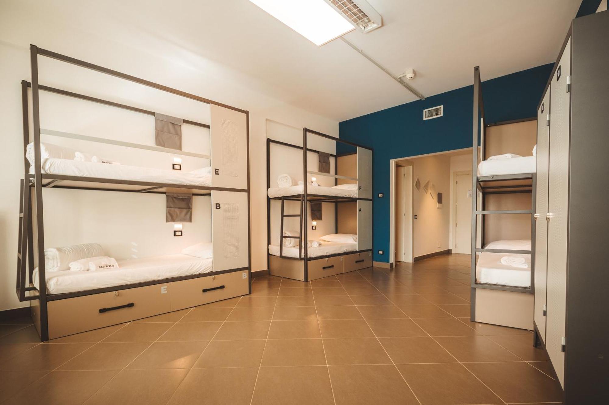 Hostel & Lecco