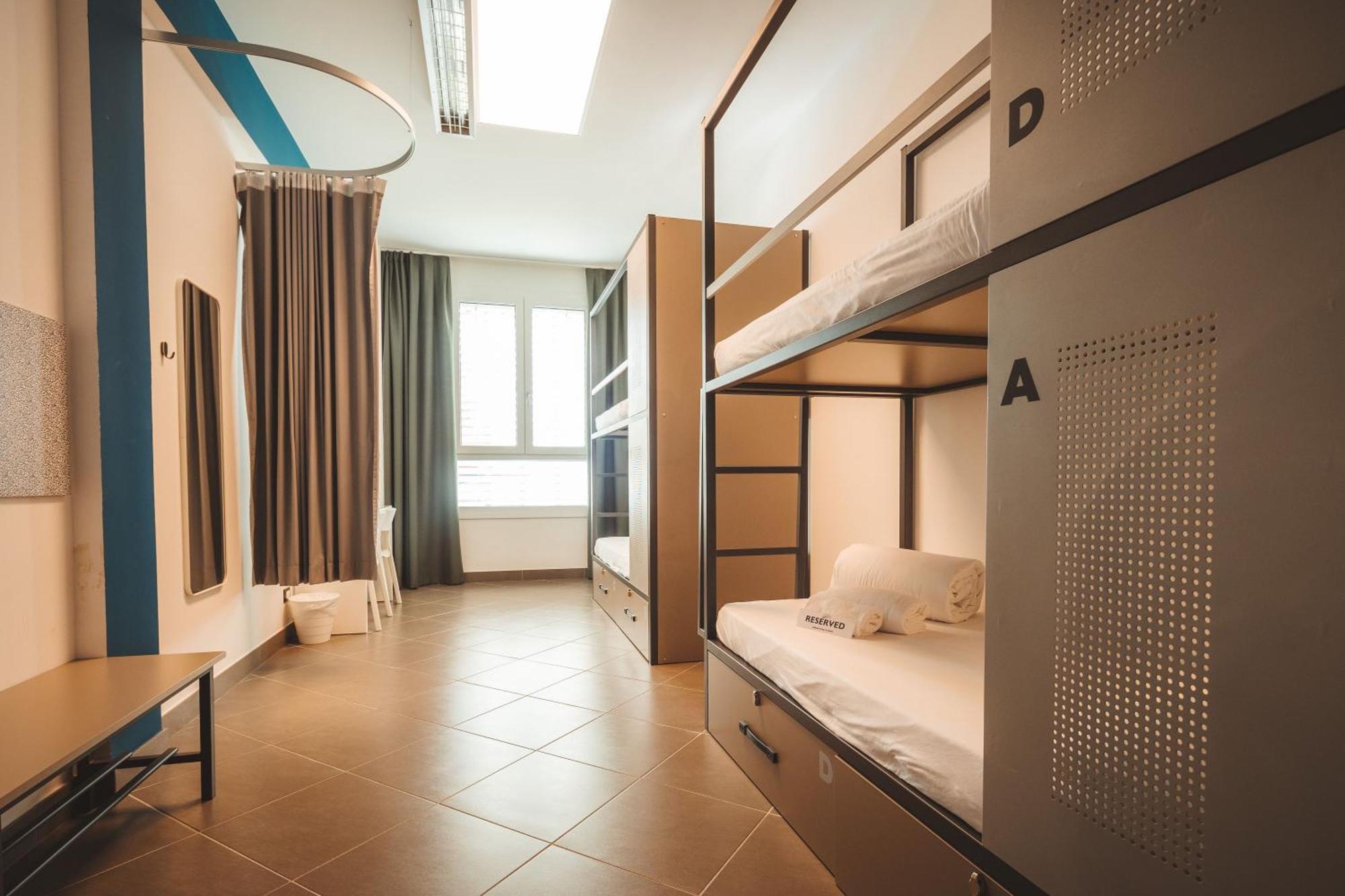 Hostel &