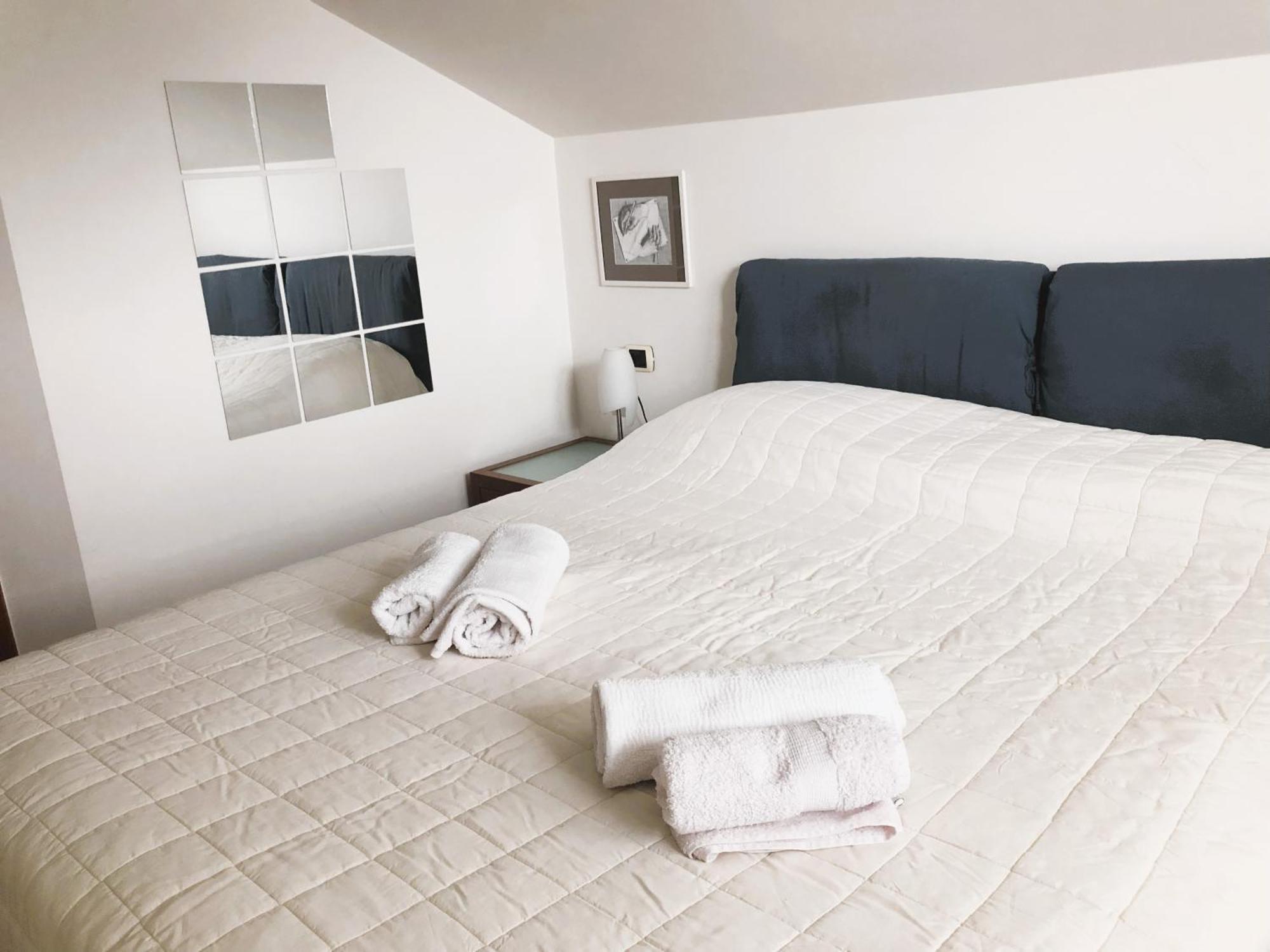 Bright Penthouse Close To Center With Terrace And View *