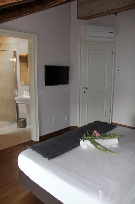 Toldino House 4 Min By Car To Holiday home