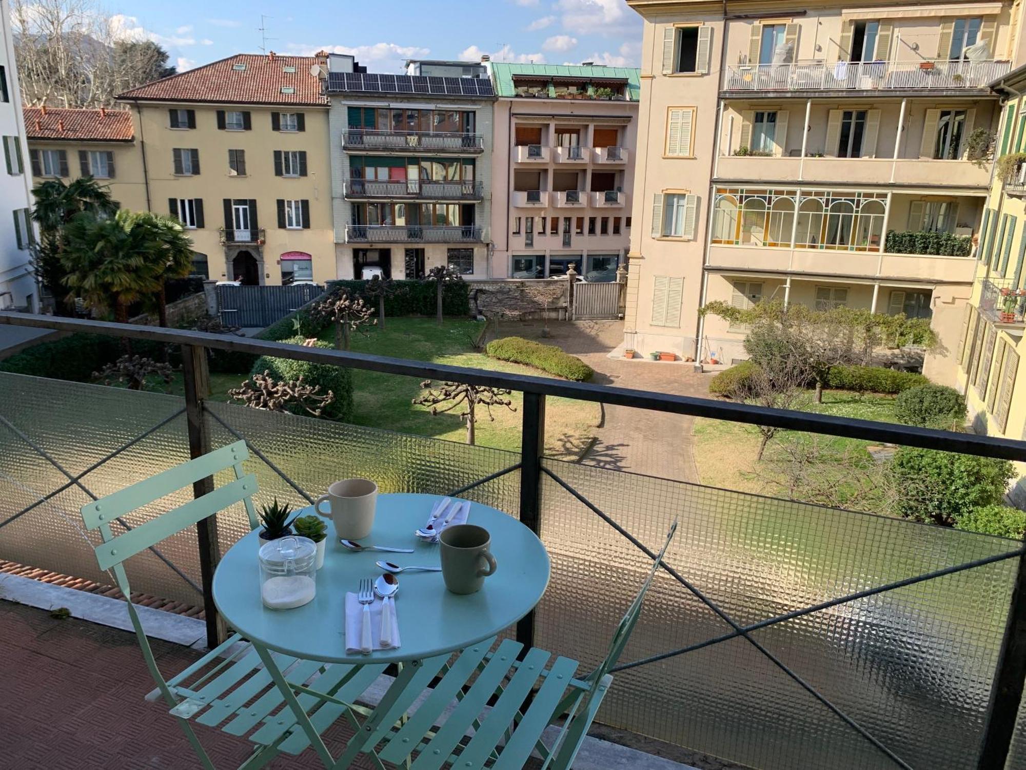 Fuori Le Mura - Balcony & A/c Como