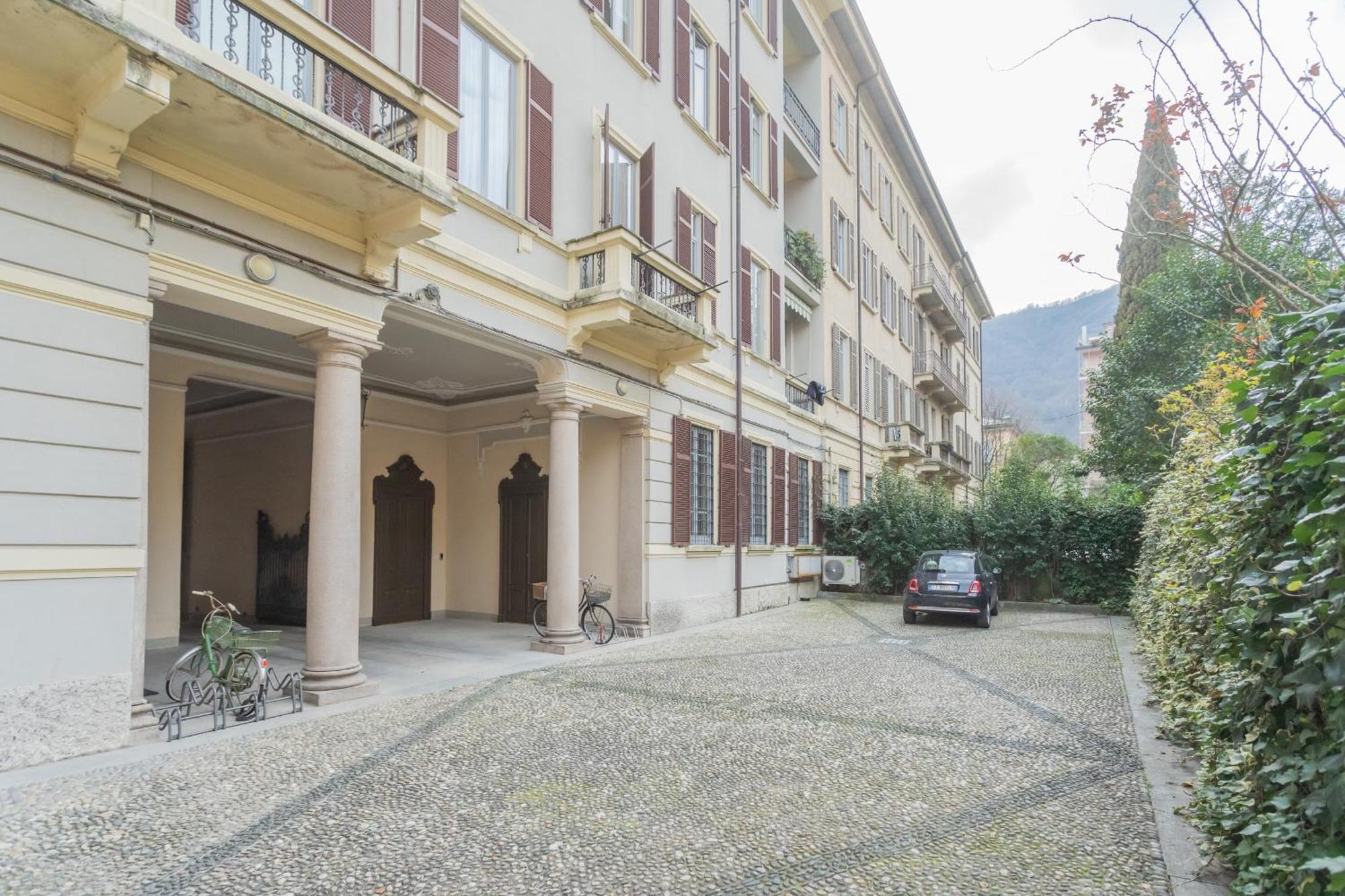 Cinque Giornate 70 By Rent Como