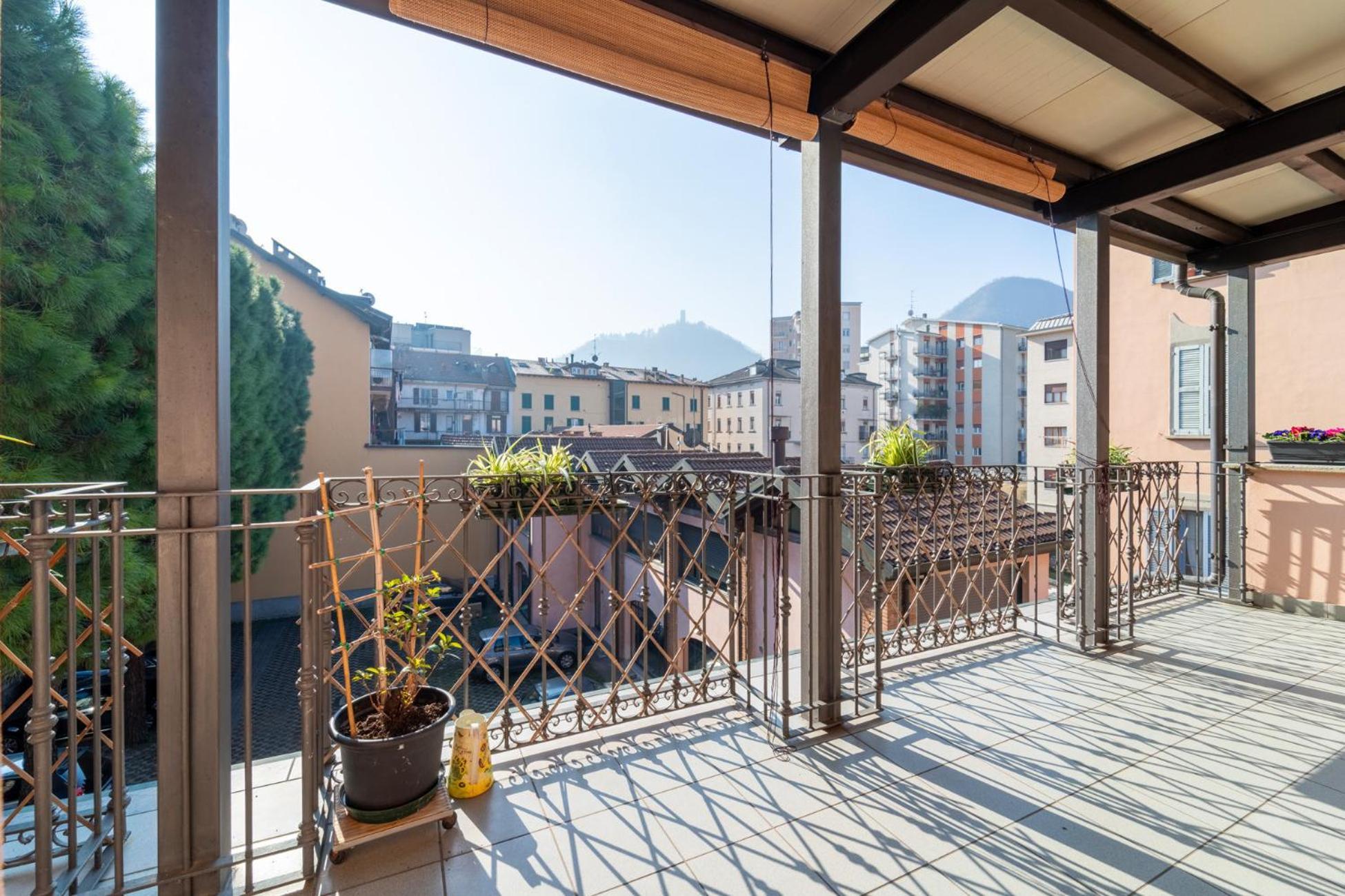 Gerbett With Terrace By Wonderful Italy * Côme
