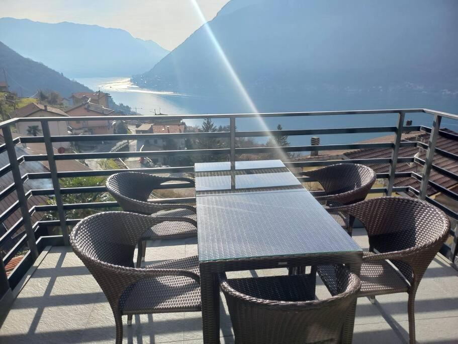 Como Lake Panorama, * Nesso