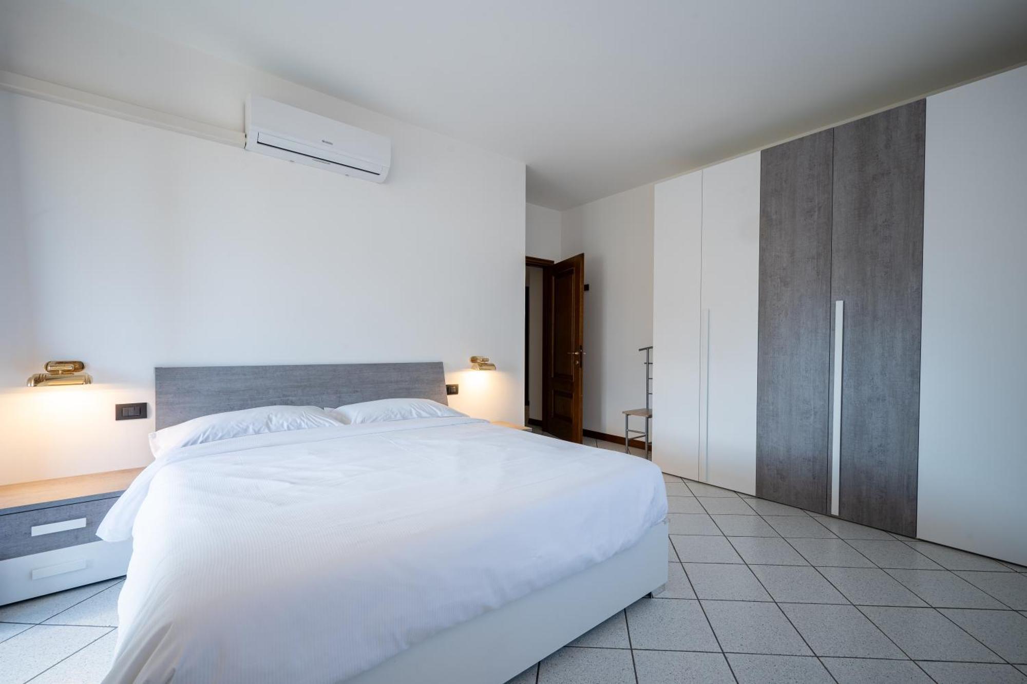 Apartment Three Bedroom - View - Larihome A57 *