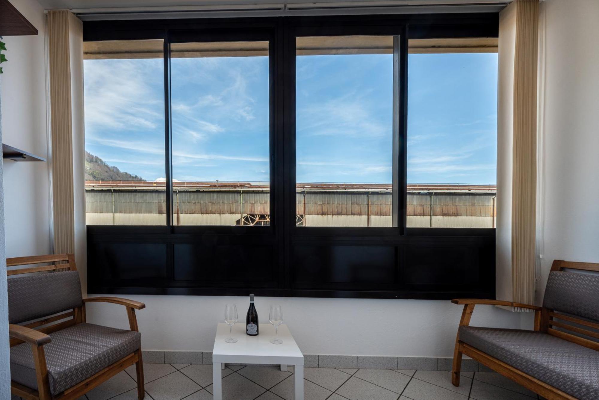 Apartment Three Bedroom - View - Larihome A57 *