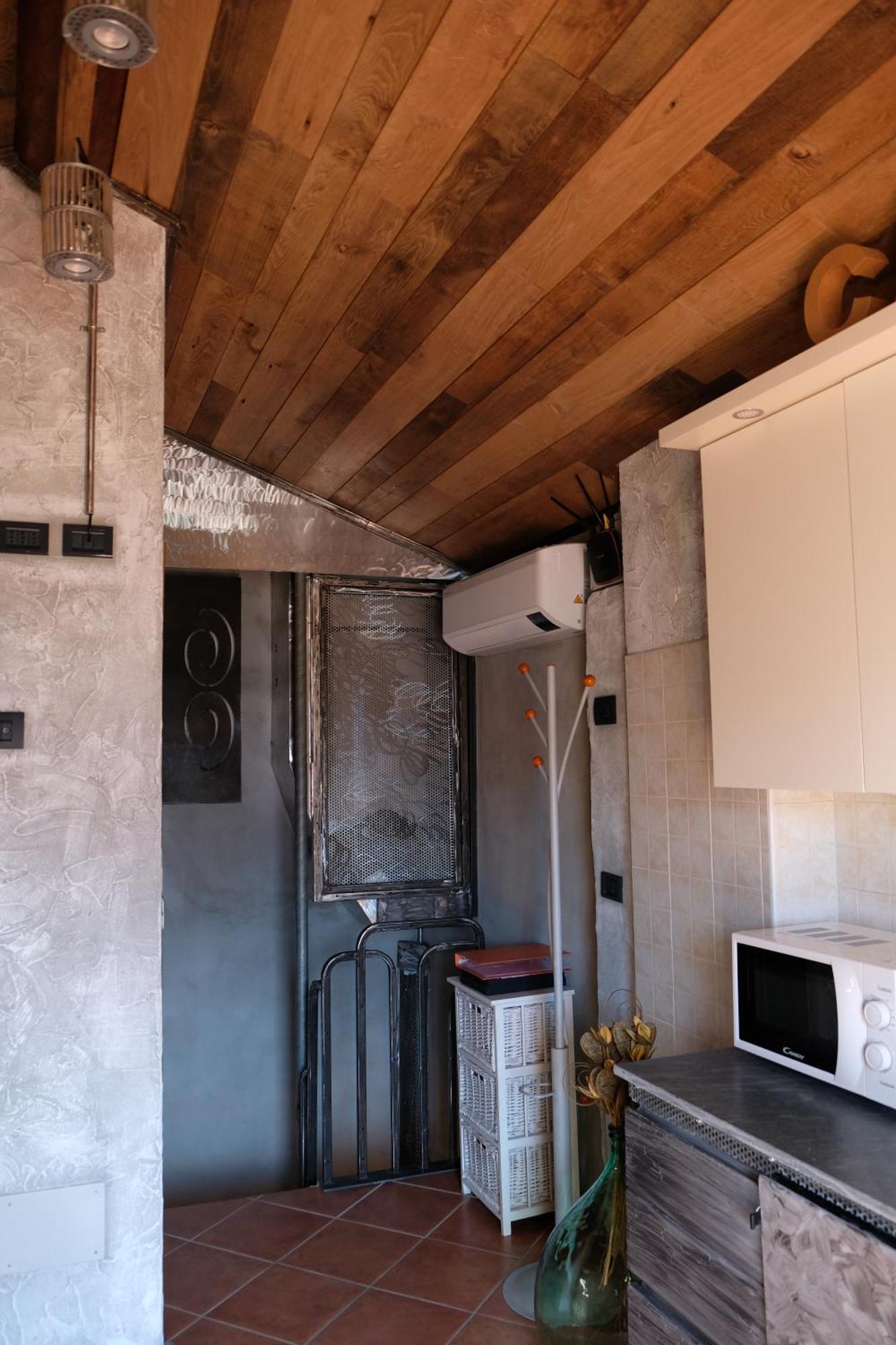 Holiday home Le In Pietra La Torretta Montemezzo
