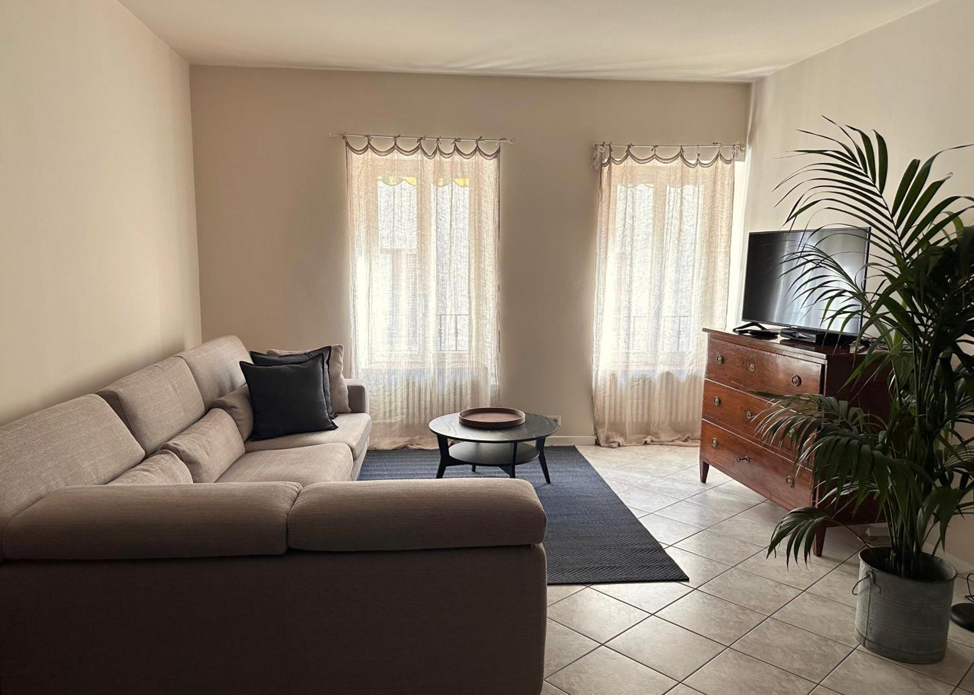Holiday Curt De L'elba With Private Garden And Parking - Apartment