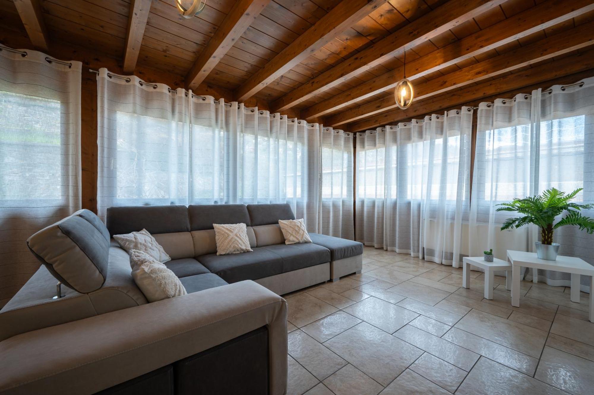 Two Bedroom With Garage - Larihome A56 Apartment