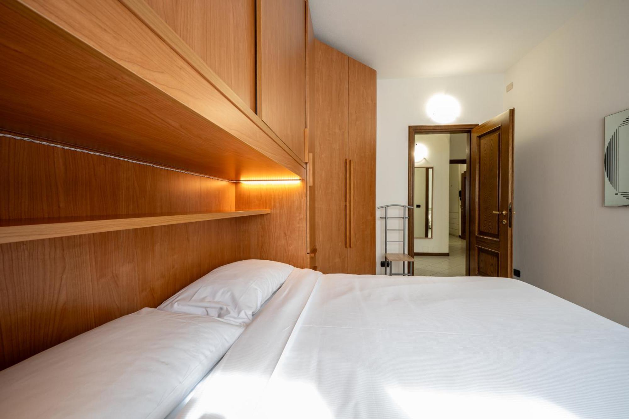 Apartment Two Bedroom With Garage - Larihome A56 *