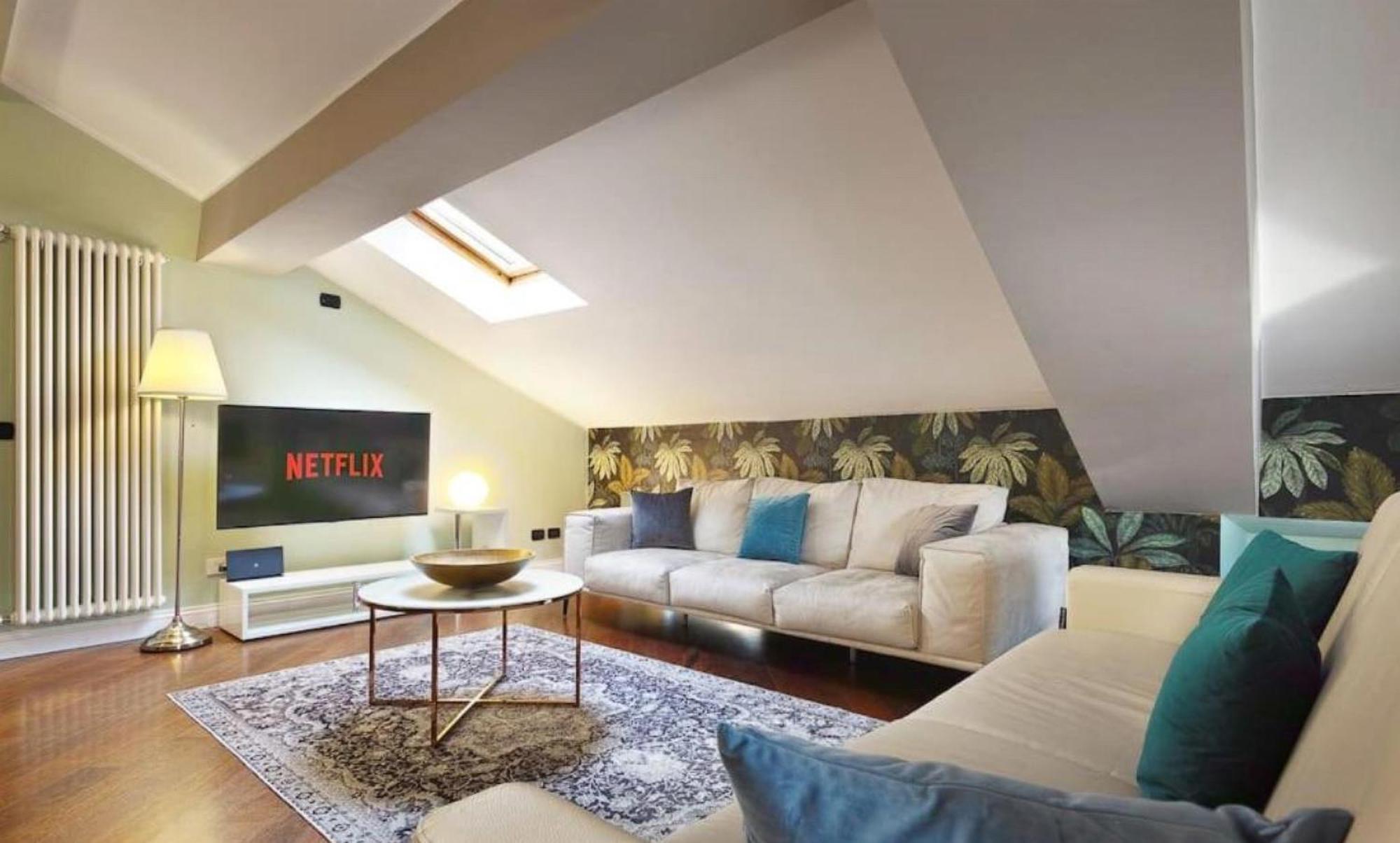 Apartment Attic In Center + Parking