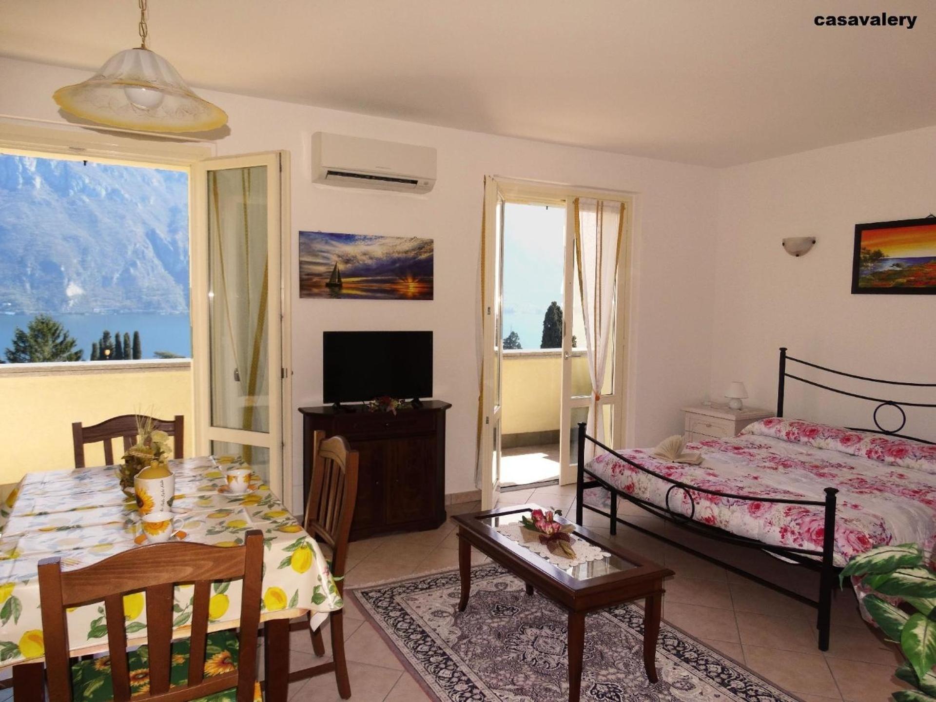 Studio Apartment *