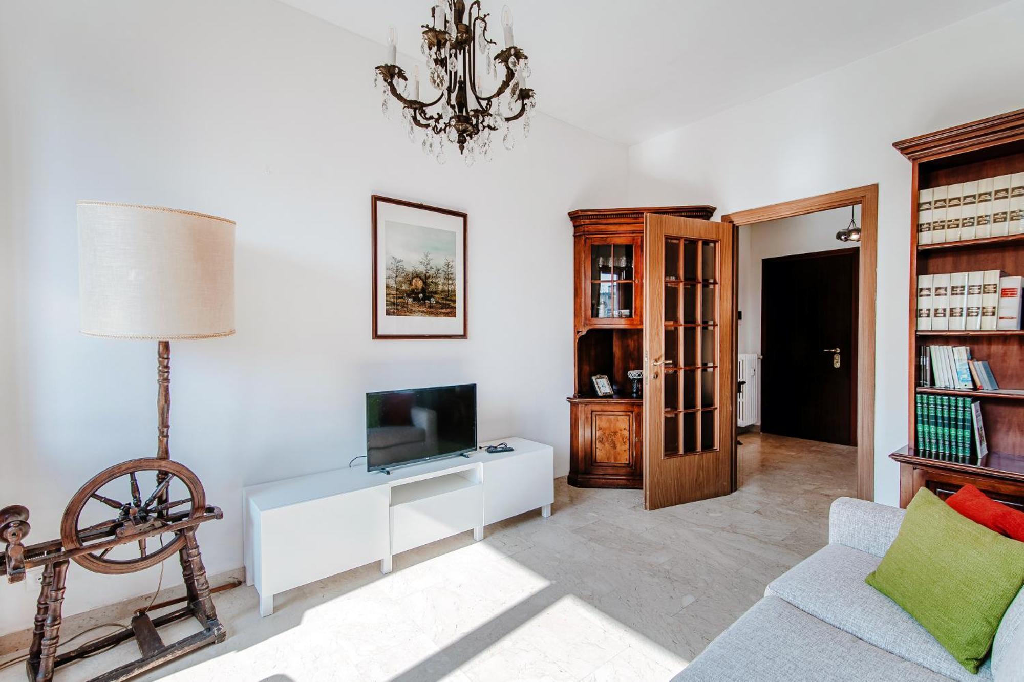 Sweet On The Lake - Downtown Apartment