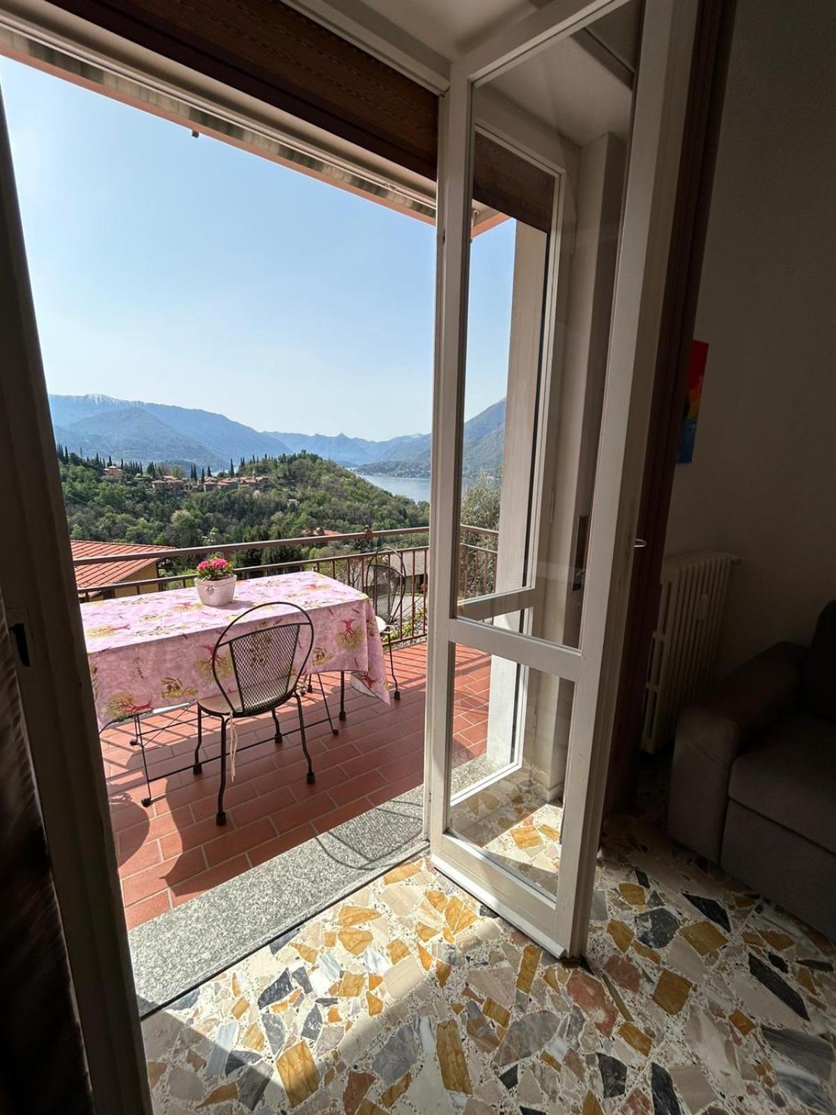 Dolce - Fantastic View -free Wi-fi & Late Check-out Apartment