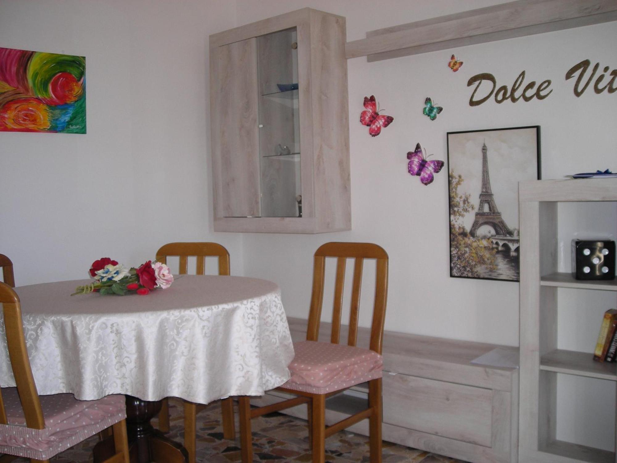 Dolce - Fantastic View -free Wi-fi & Late Check-out Apartment