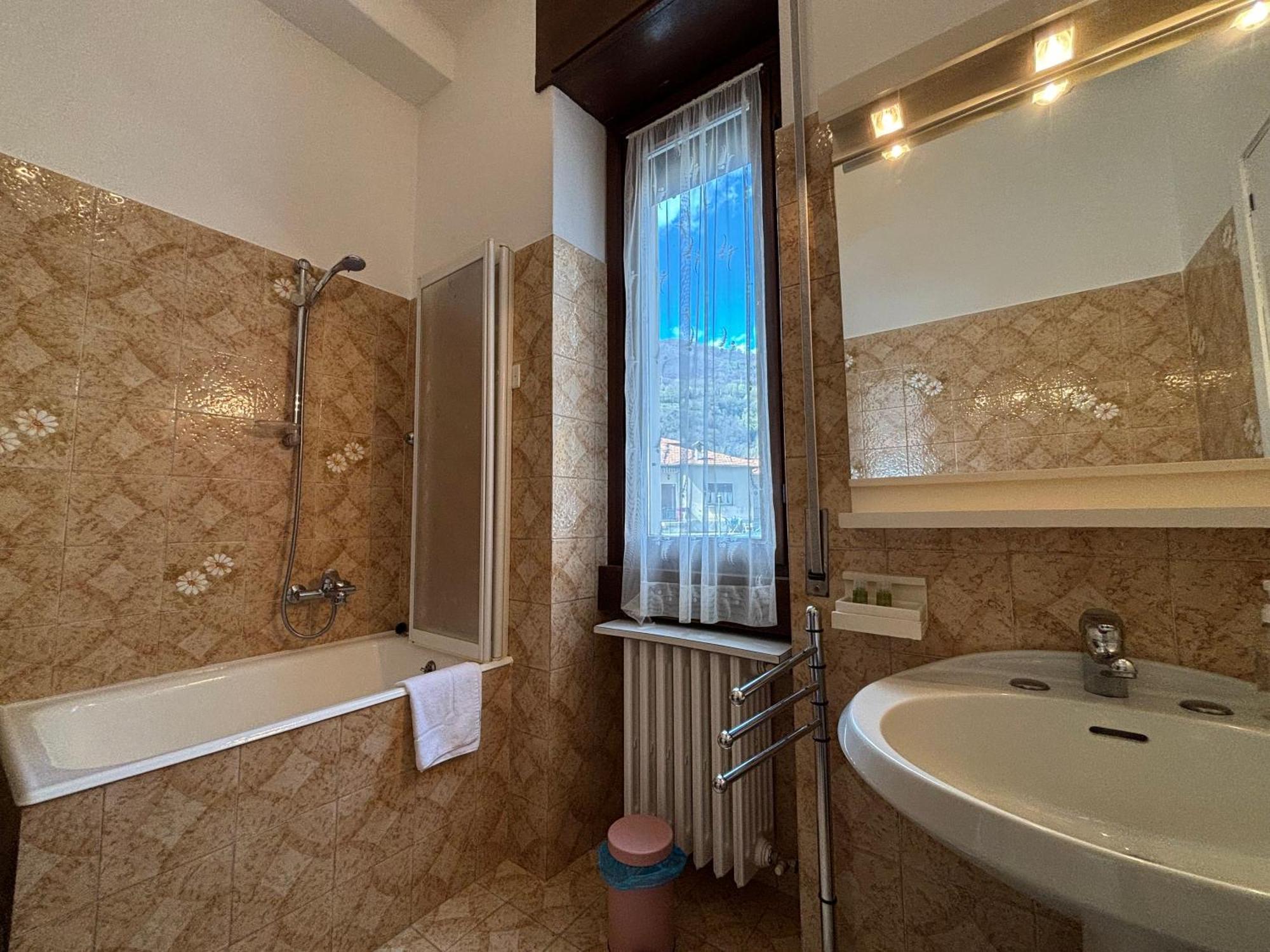At Few Steps From The - Larihome A16 Dongo