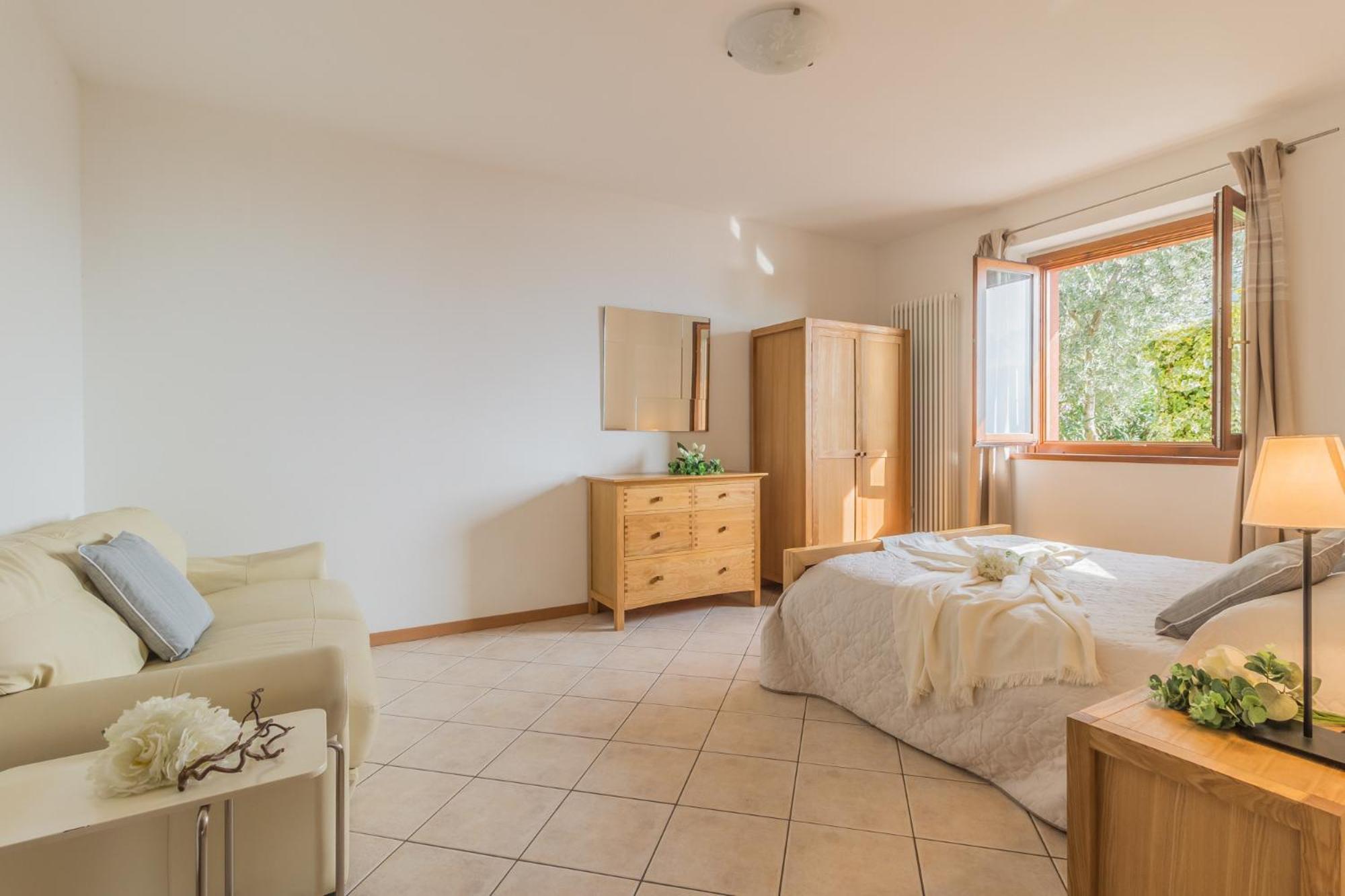 Golden View Apartment *