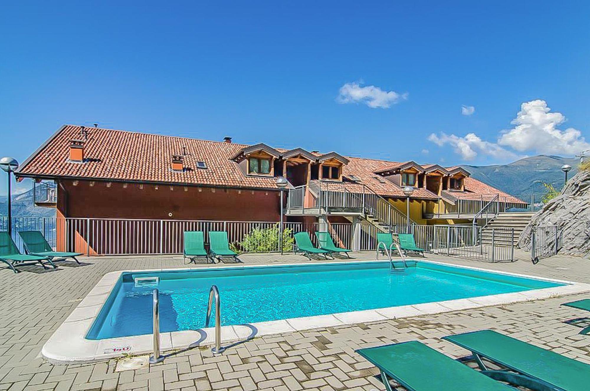 Golden View Apartment *