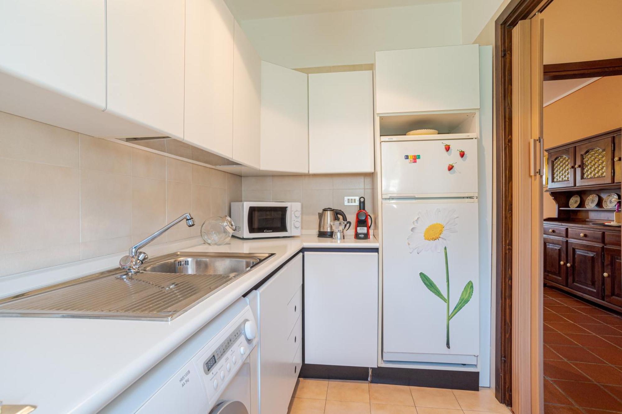 Apartment Cozy - W/ Veranda & Private Parking
