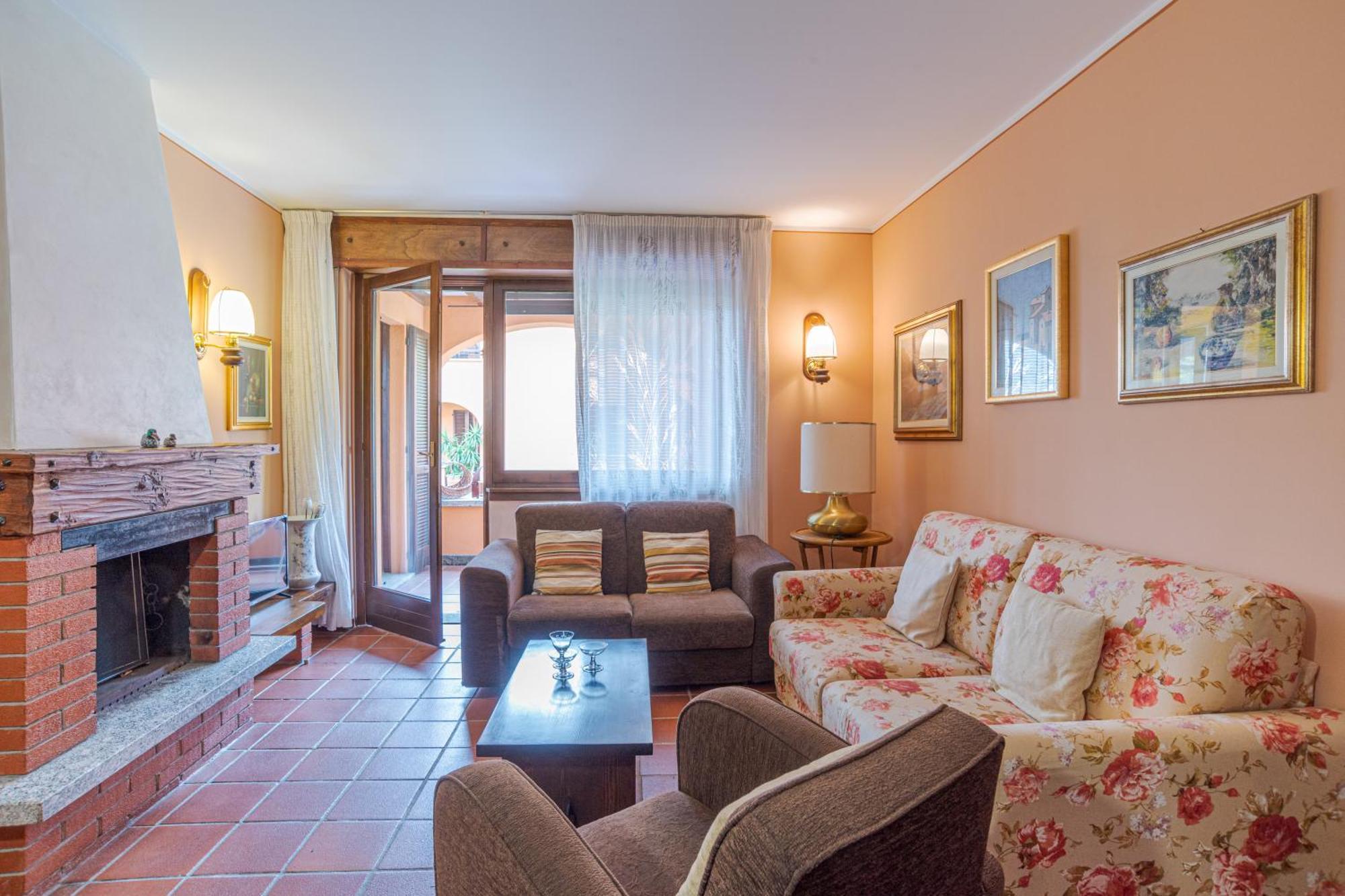 Cozy - W/ Veranda & Private Parking Apartment *