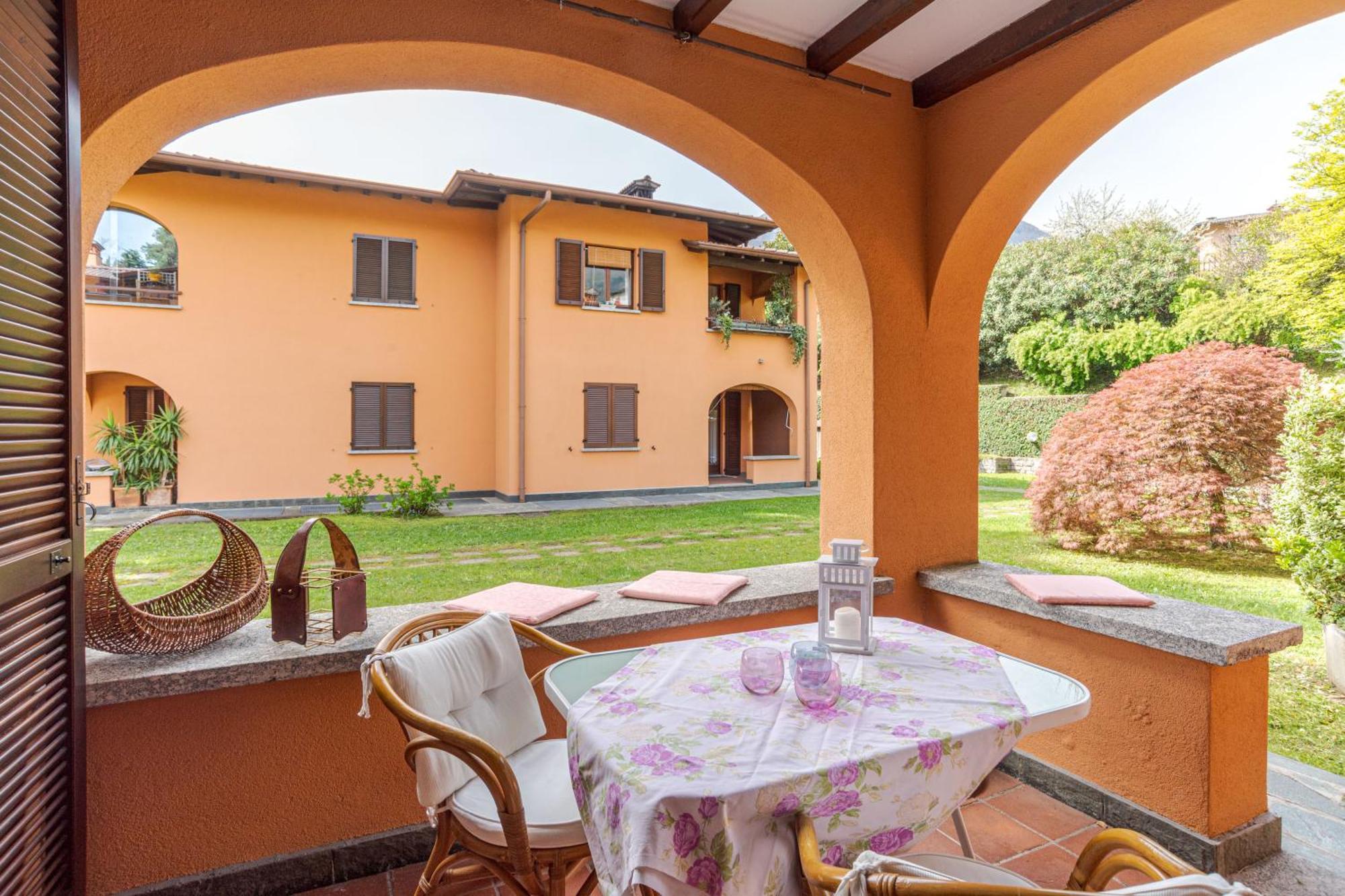 Cozy - W/ Veranda & Private Parking Menaggio