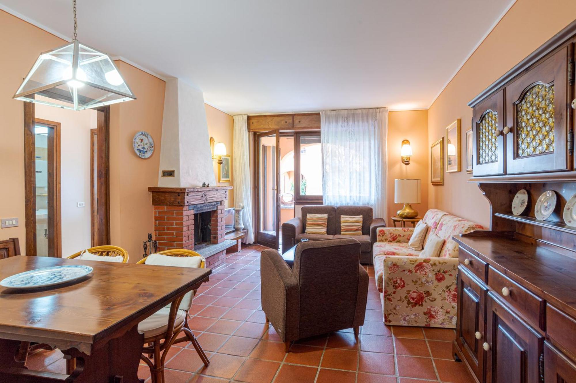 Cozy - W/ Veranda & Private Parking Apartment *
