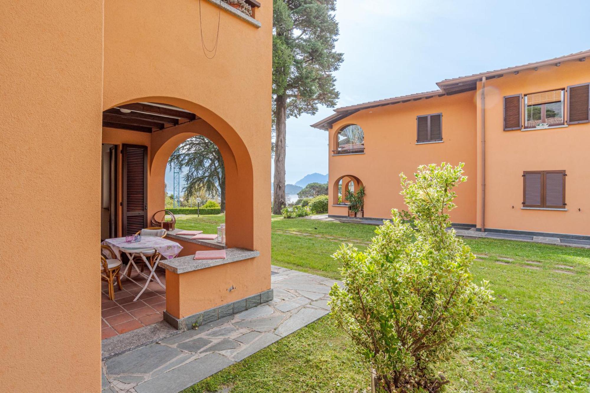Cozy - W/ Veranda & Private Parking * Menaggio