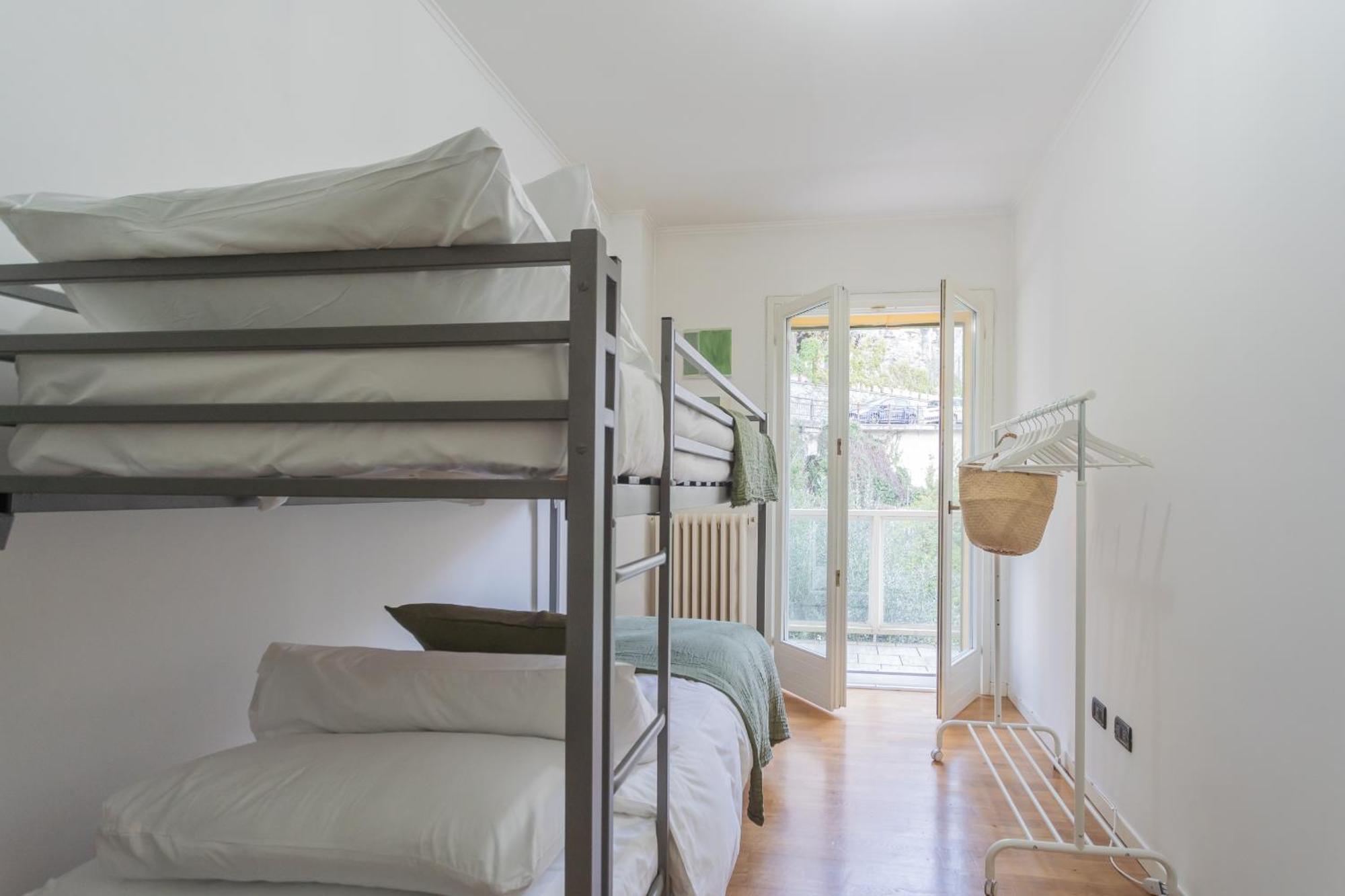 Appartamento Besana 9 On The - Private Garden & Parking By Rent Moltrasio