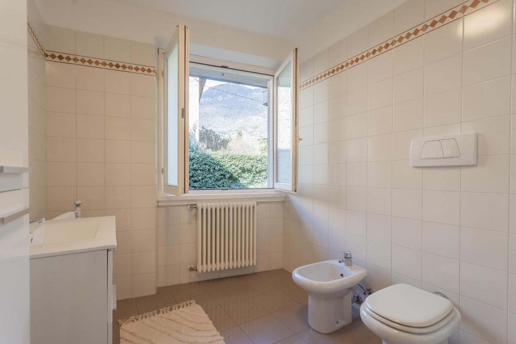 Ponente Balcony & Garden By Rent Apartment *