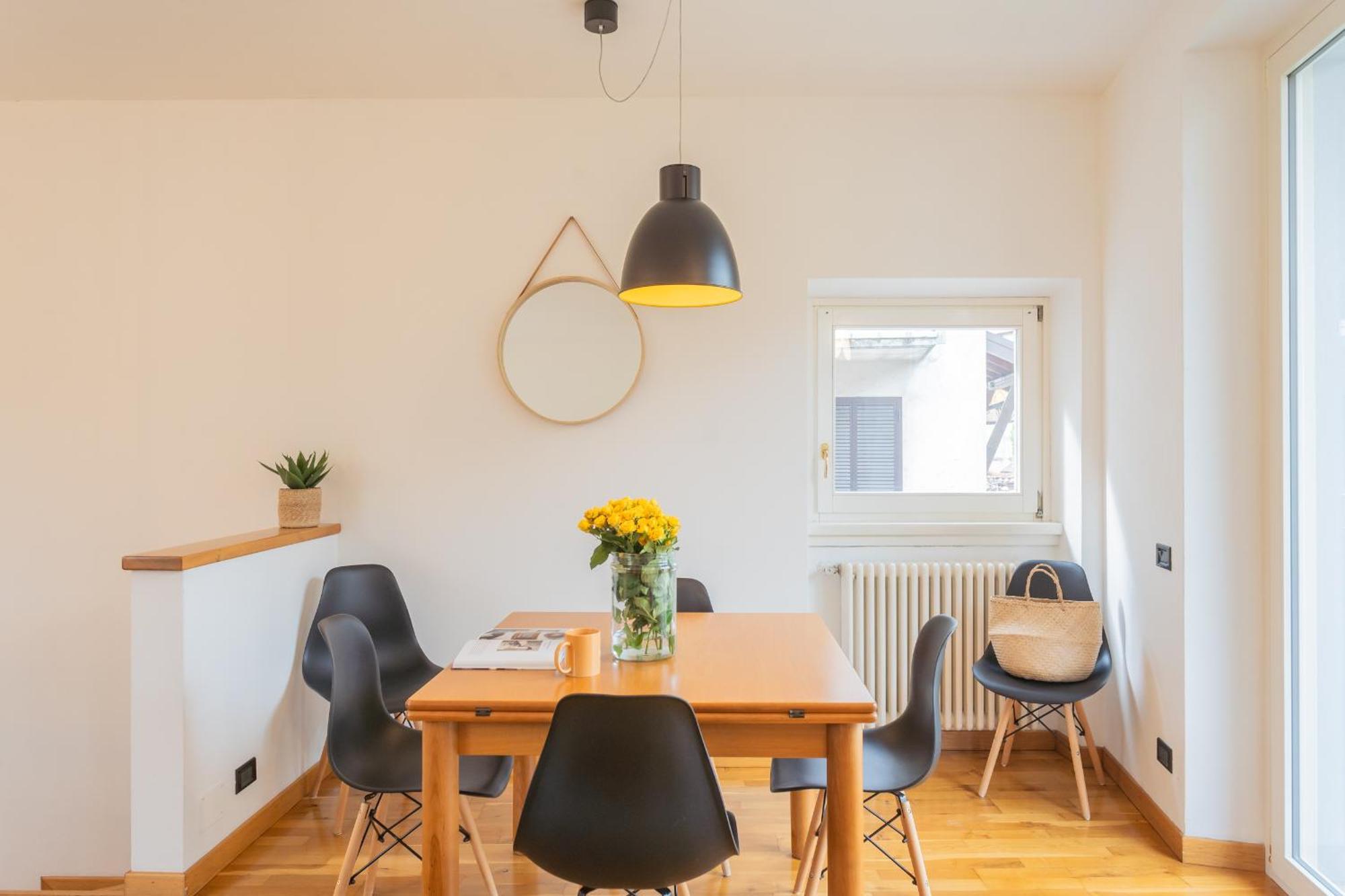 Ponente Balcony & Garden By Rent Apartment
