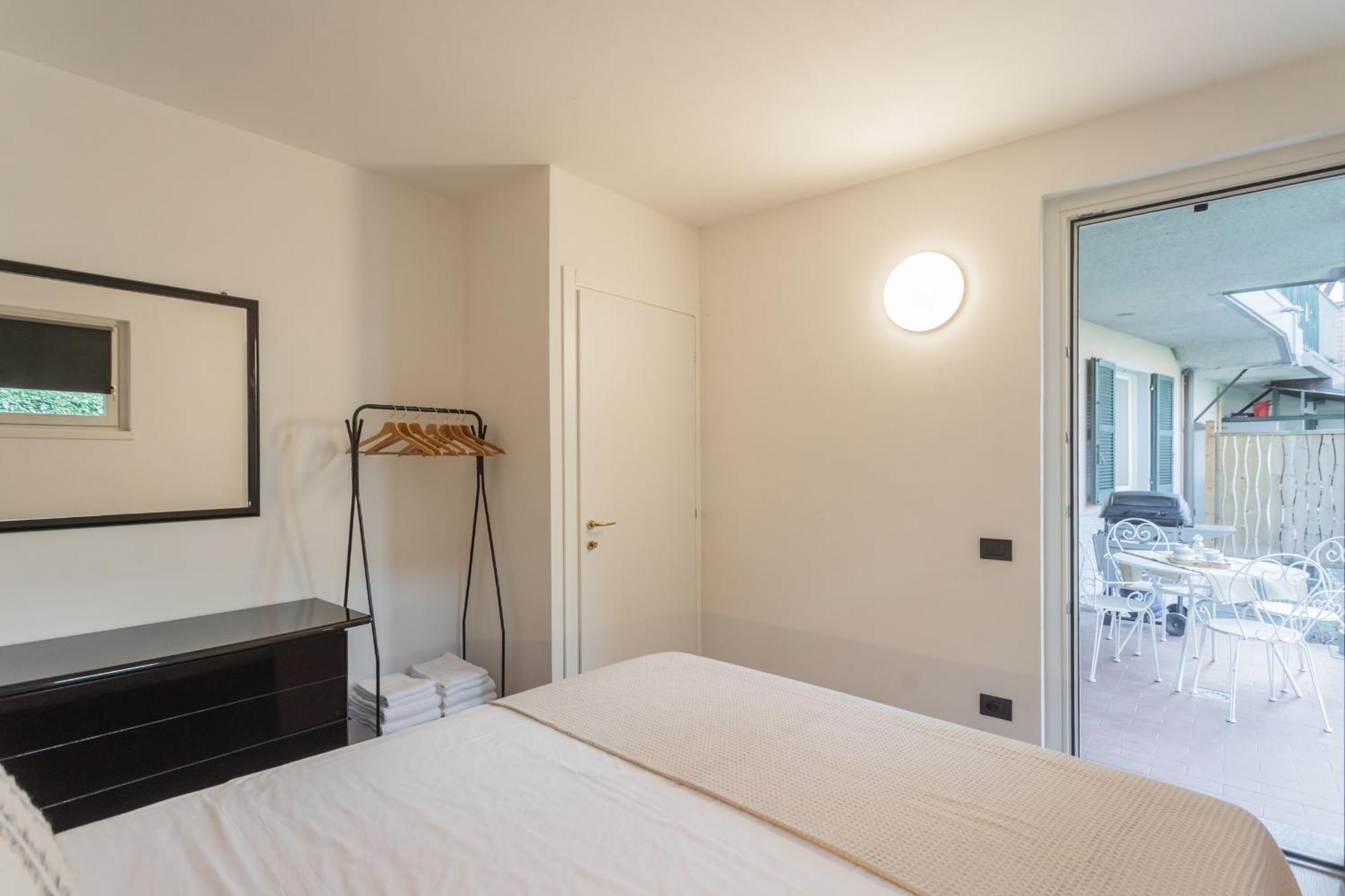 Ponente Balcony & Garden By Rent Apartment