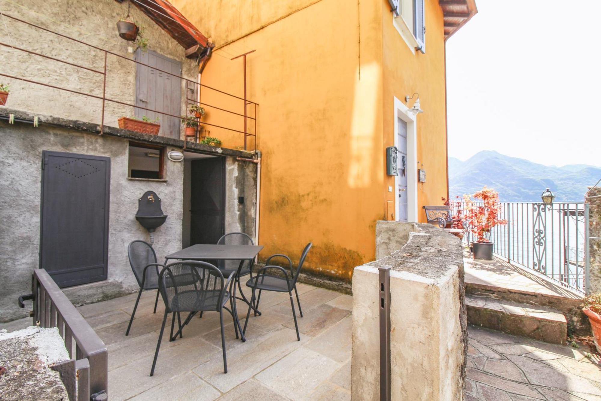 Aria Di Apartment