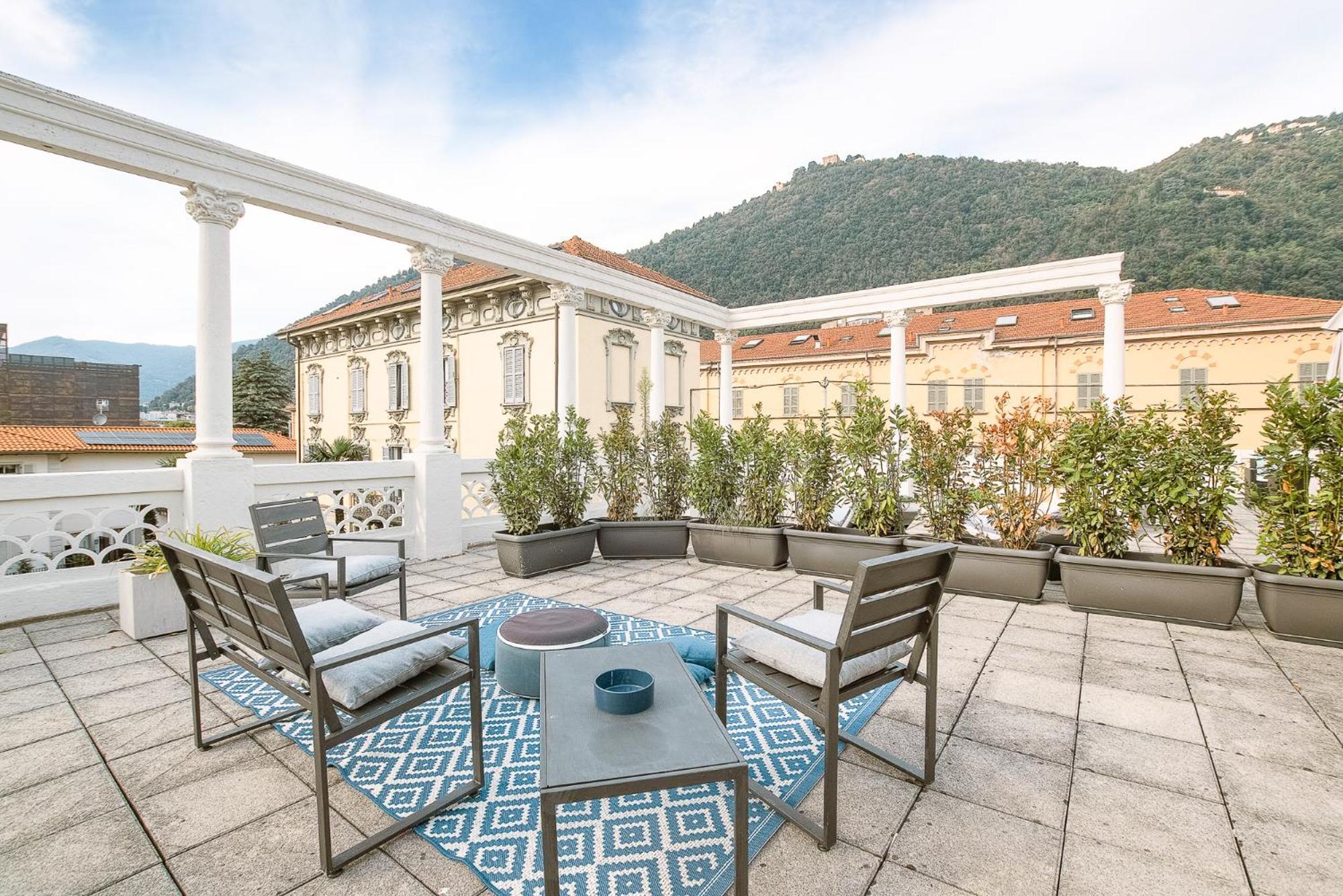 3 Seasons On Villa Como