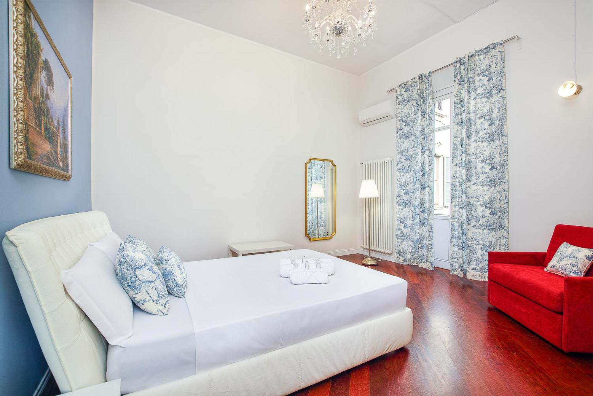 Two-room In Center Apartment Como