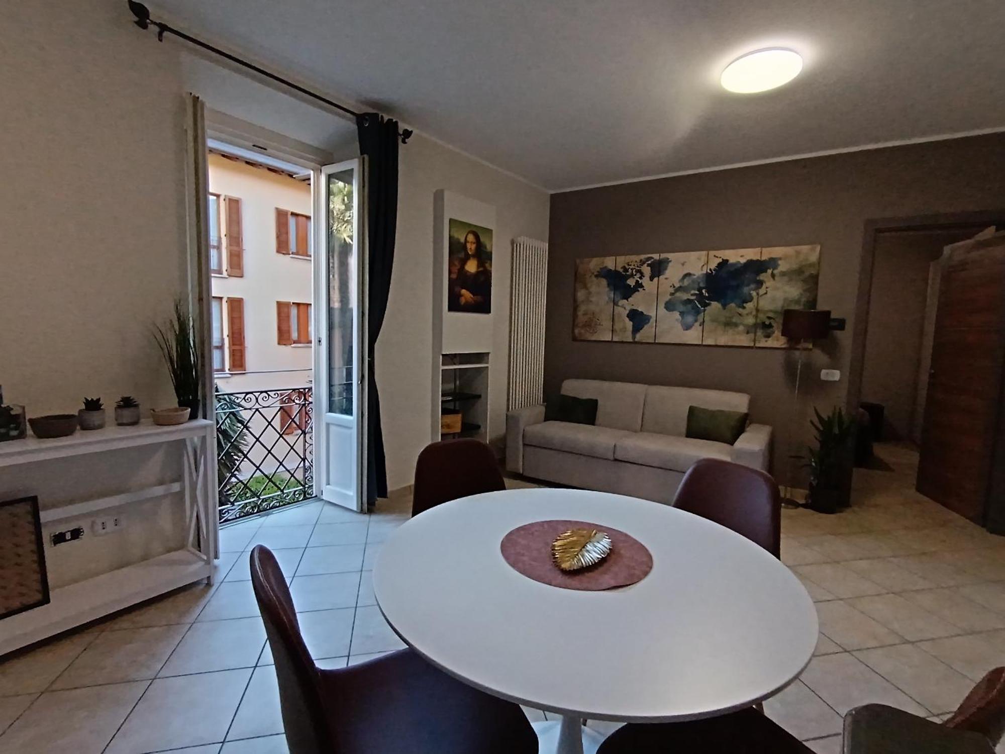 Center Village Apartment *