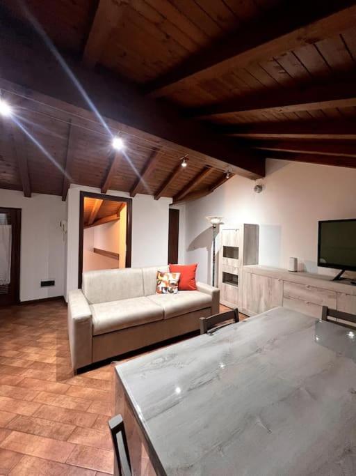 Apartment 26, Near The