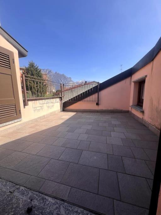 26, Near The Apartment