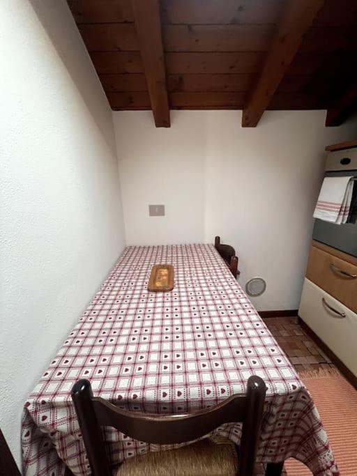 26, Near The Apartment