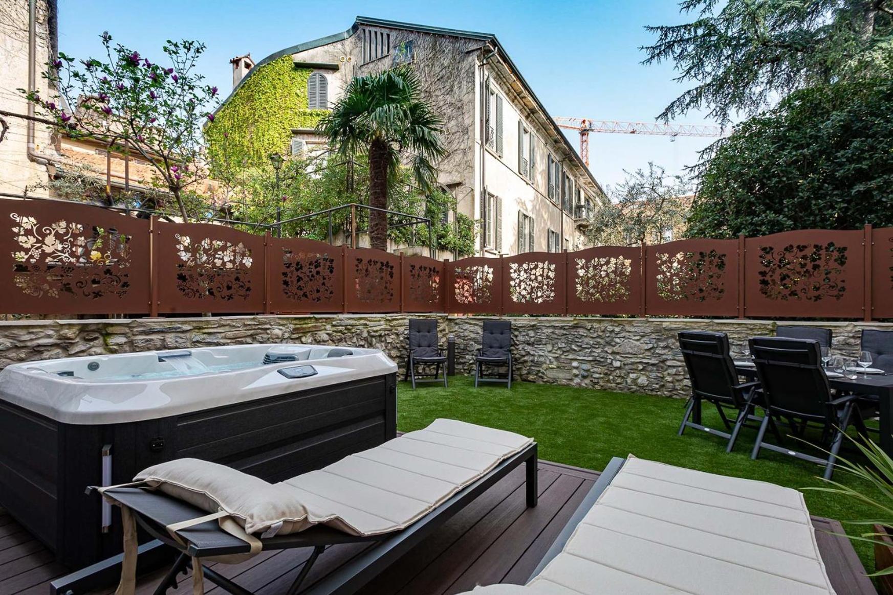 Breva In Centro Storico Apartment
