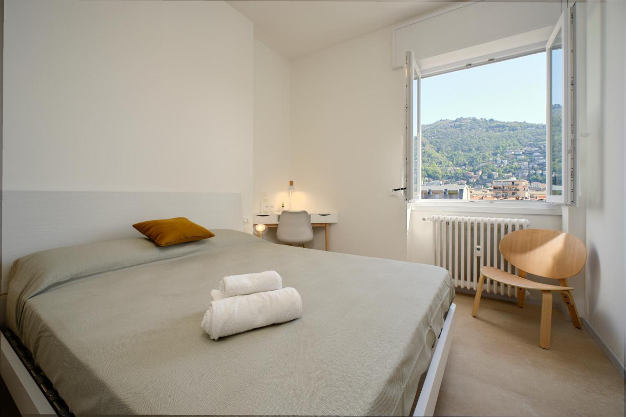 White House & Views Apartment Como