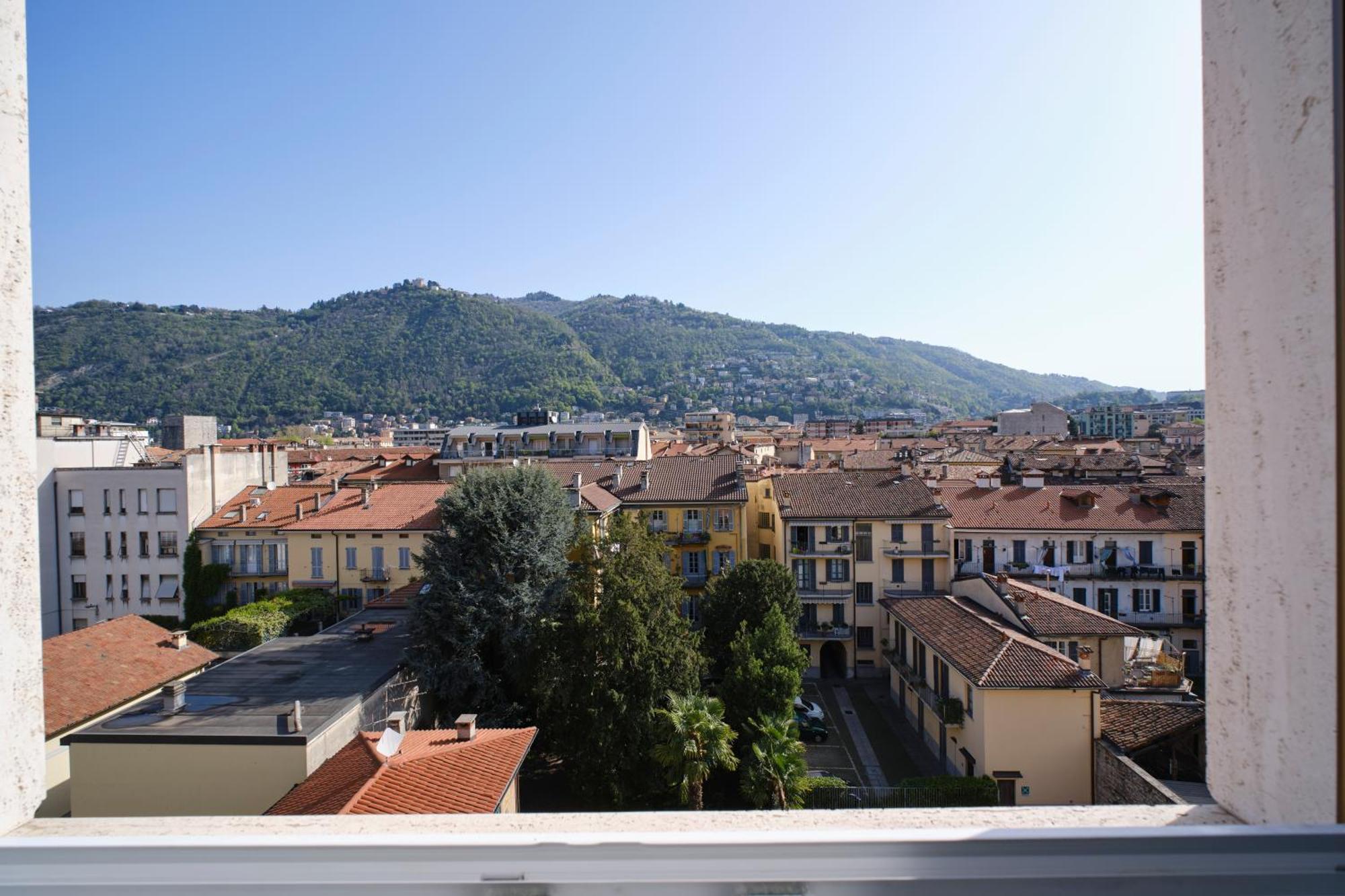 White House & Views Como