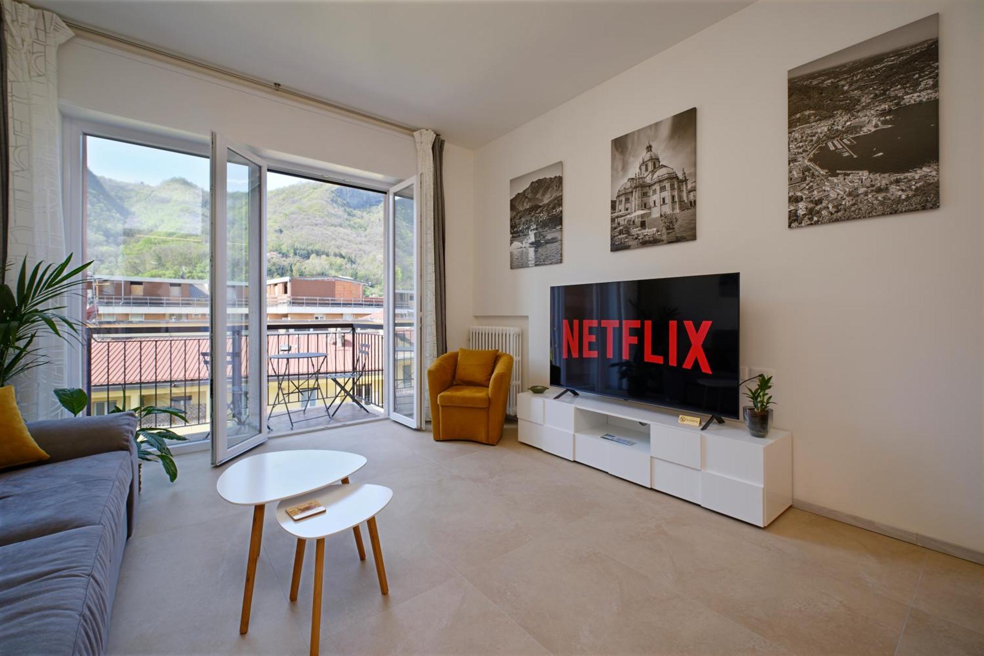 White House & Views * Como
