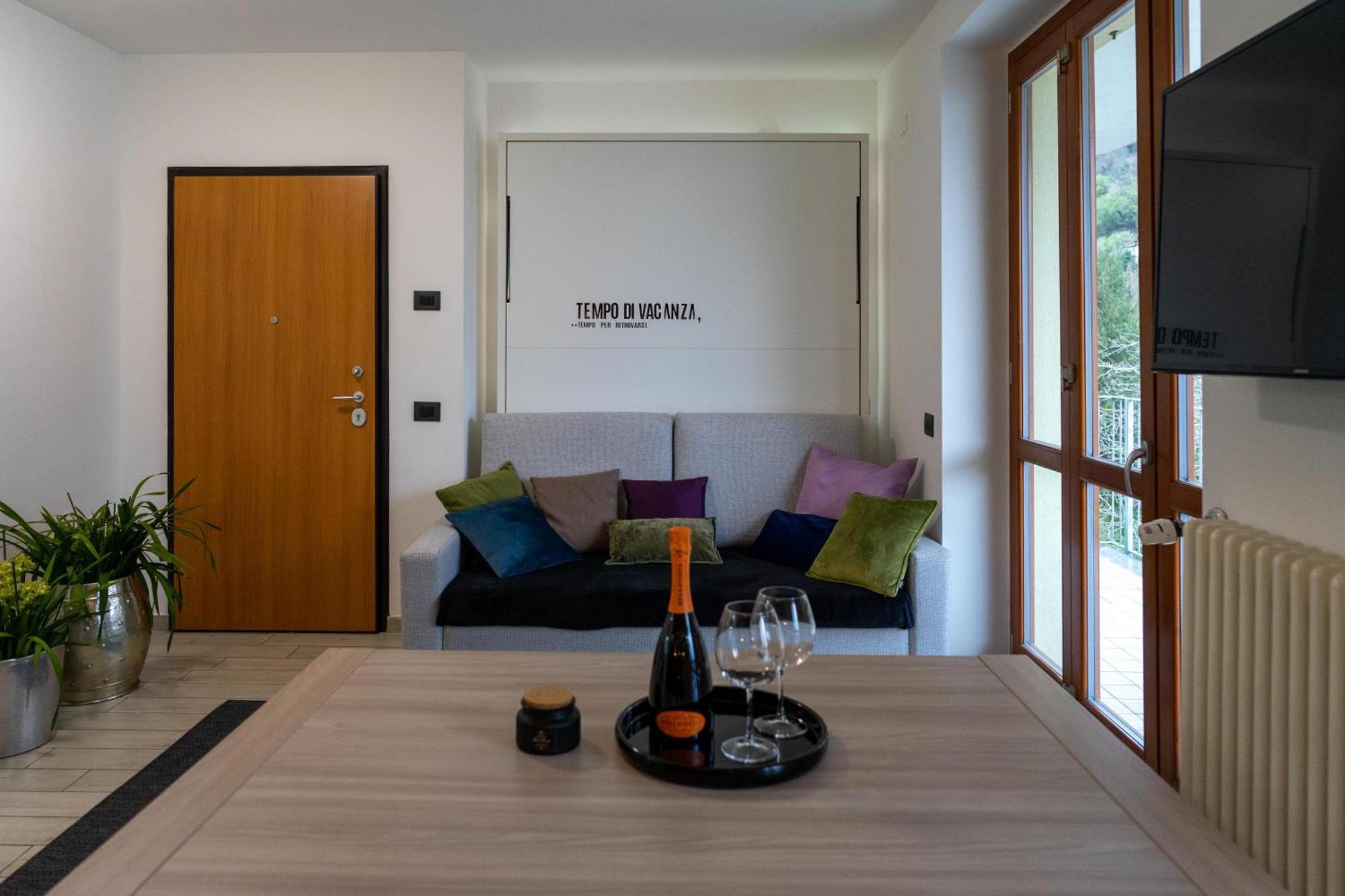Vista Dolce Isola _ Lakeview Pool, Terrace & Garden Holiday home *