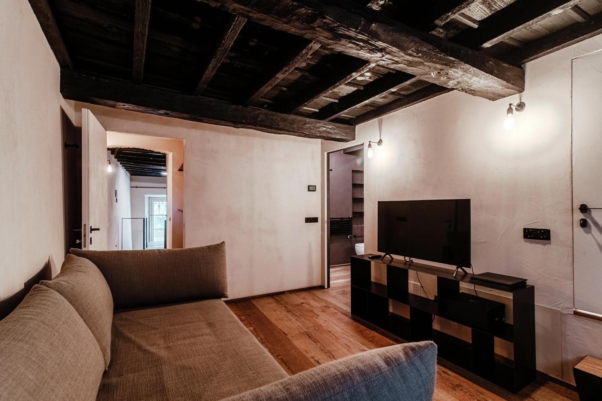 Writer's Loft In - The House Of Travelers Apartment Como