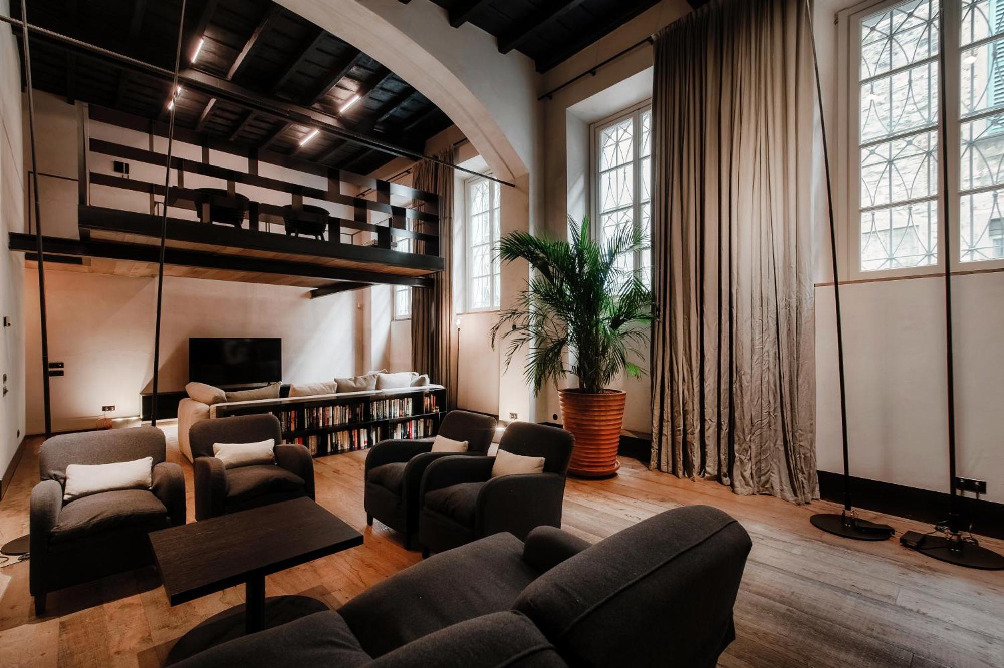 Writer's Loft In - The House Of Travelers Como