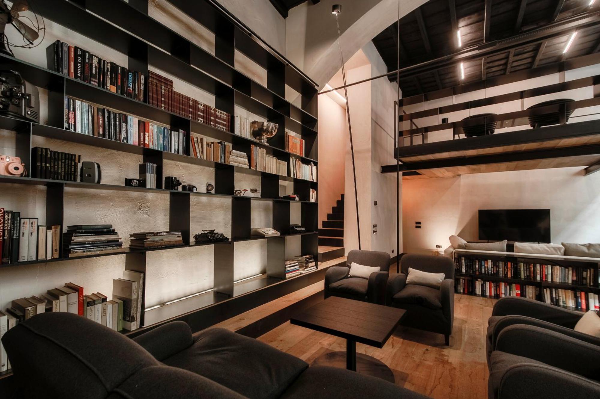 Writer's Loft In - The House Of Travelers Apartment *