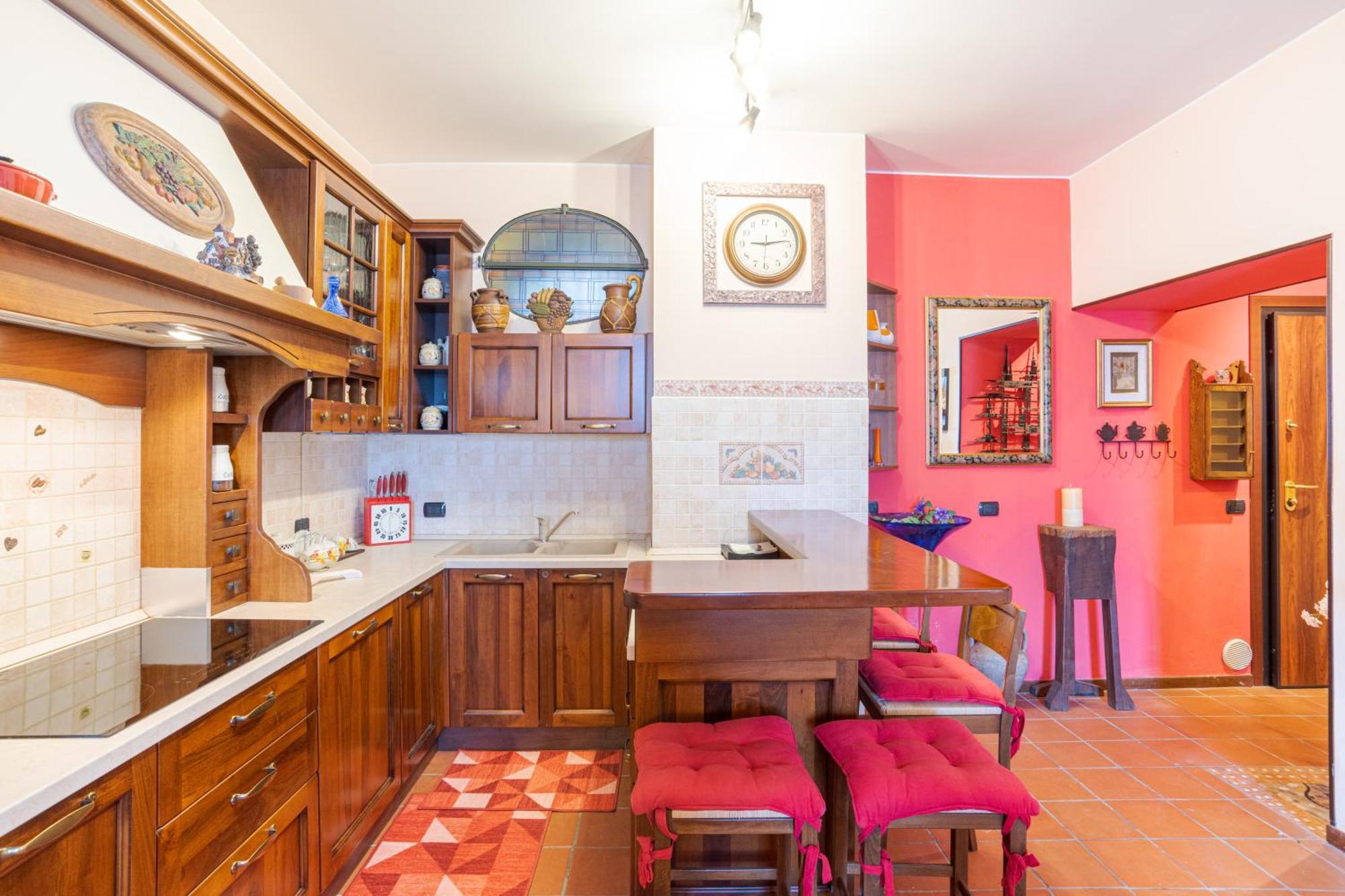 Cozy Lake View With Pool And Park! Nesso