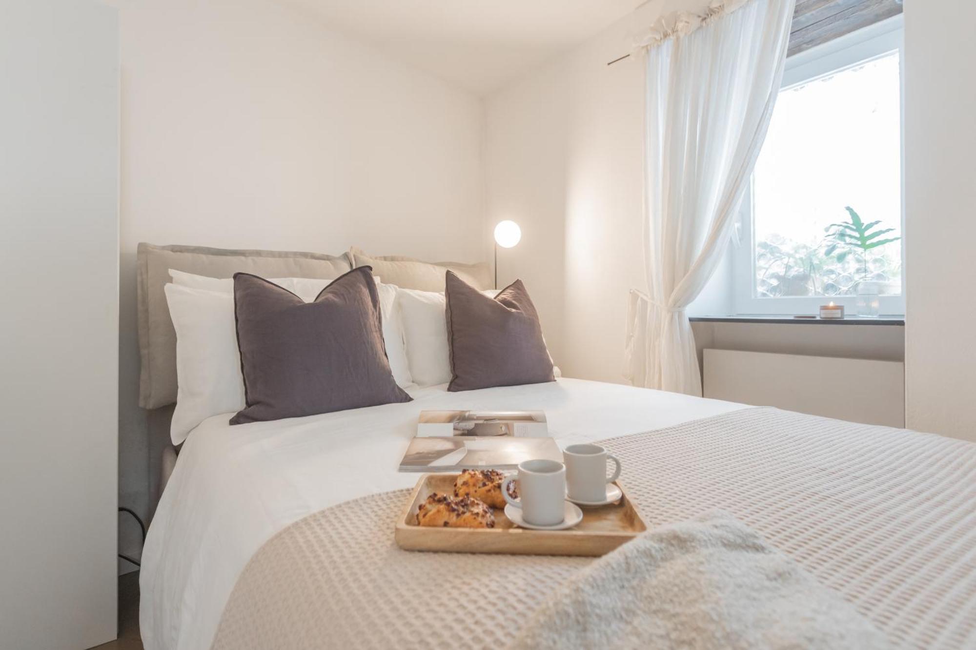 Pretty In Old Town By Rent Apartment