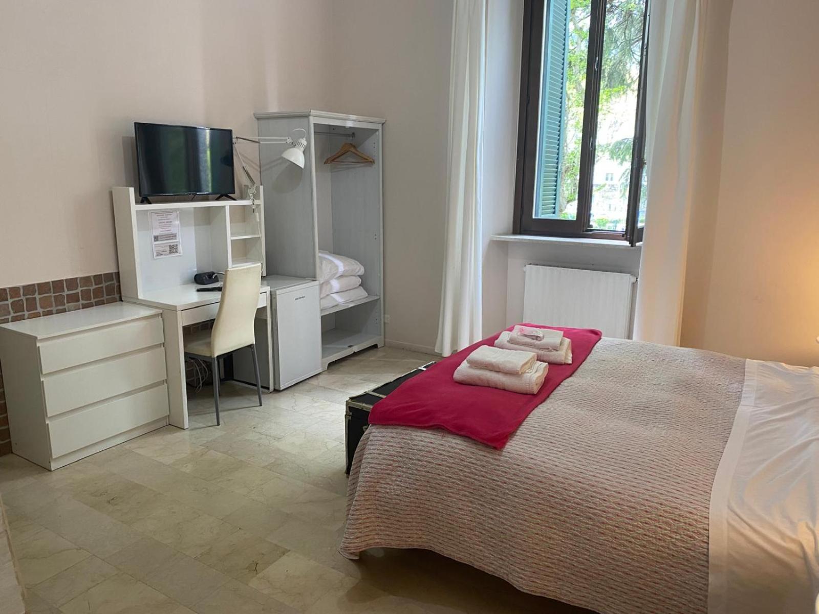 Guest house Gira Como