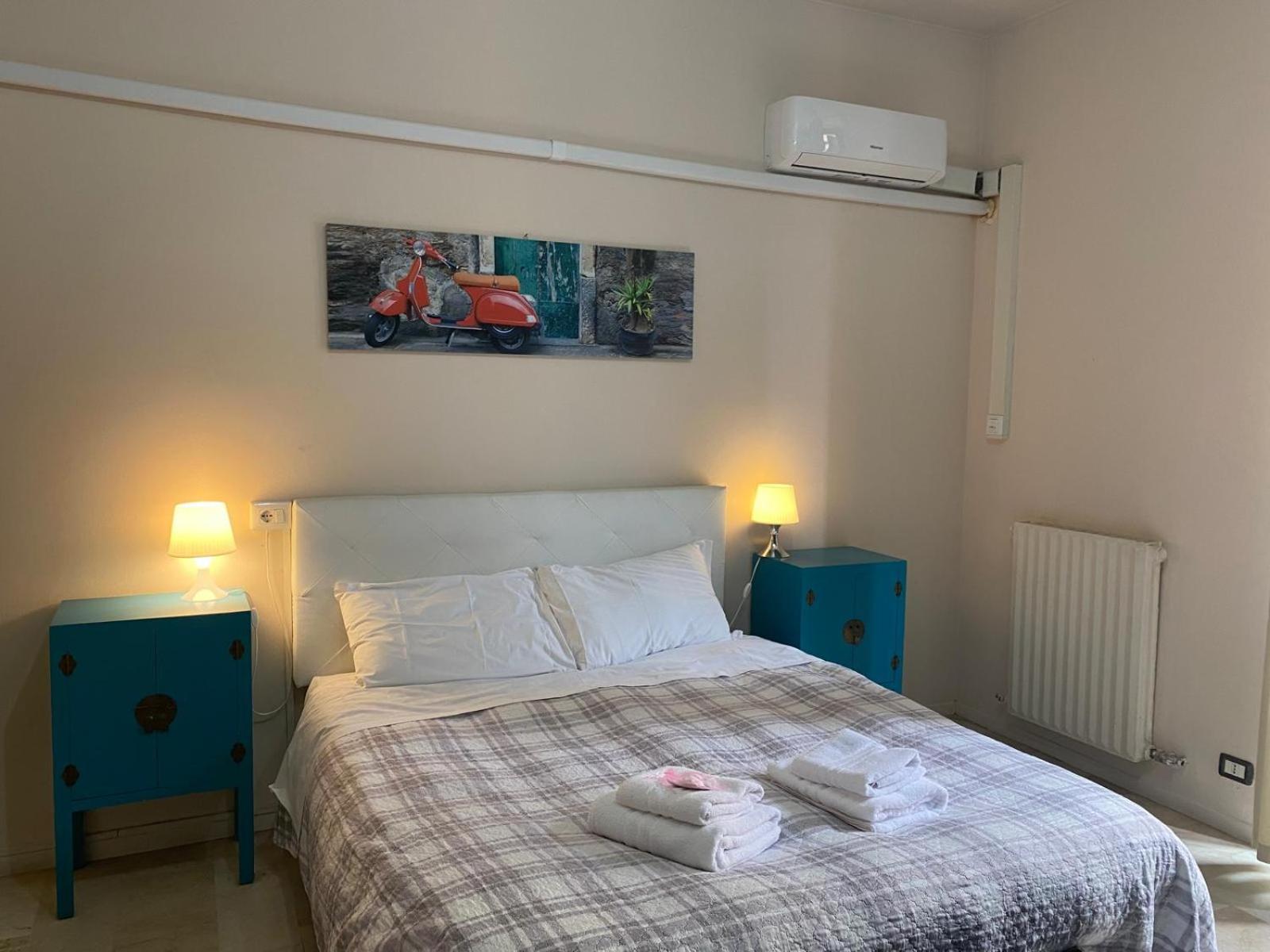 Gira Guest house